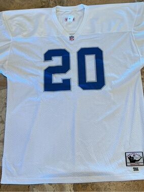 Barry Sanders #20 Detroit Lions NFL throwback football jersey.